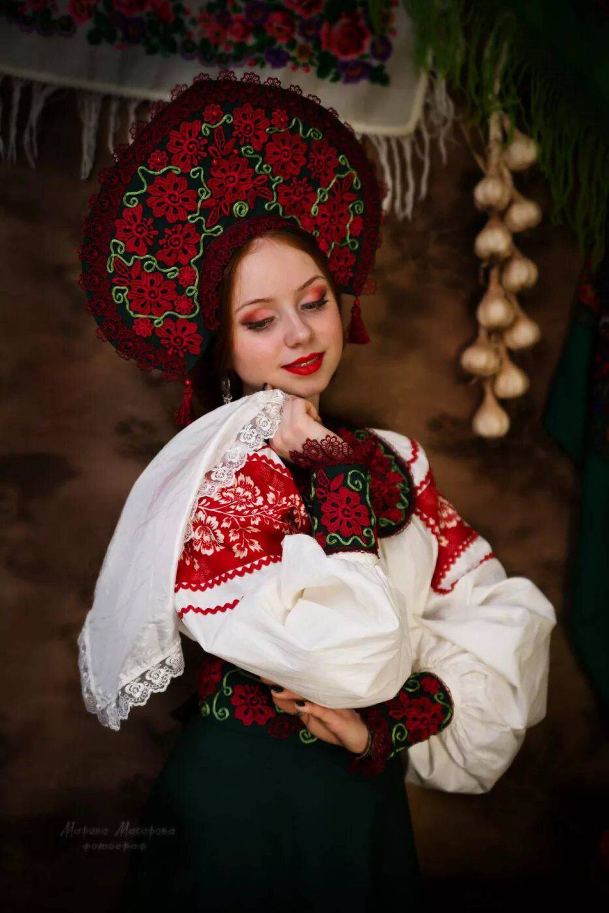 Women in Slavic costumes underwear in Zoucheng