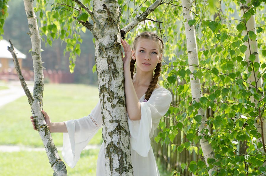 Women in Slavic costumes in Zoucheng